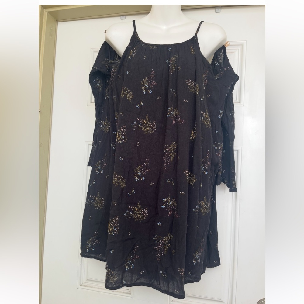 O'Neill floral cold shoulder 3/4 bell sleeve lined dress